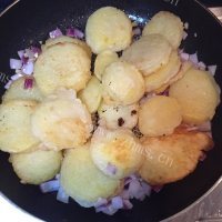 好吃的孜然干煸土豆片做法图解7)