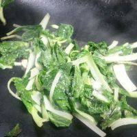 家常菜蒜蓉小白菜做法图解5)