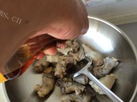 冬季滋补萝卜焖羊蹄做法图解3)