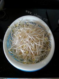 美味的瘦肉炒面做法图解4)