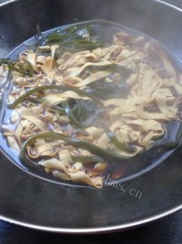 浓香地卤海带豆丝做法图解12)