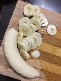 美味零食香蕉干（烘干机版）做法图解2)