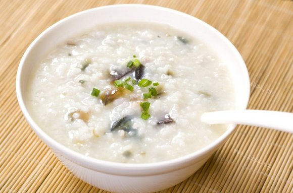 珍馐美味的皮蛋瘦肉粥