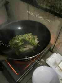 开胃的蒜苔炒肉做法图解4)