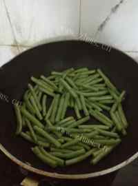 特色美食茄子豆角做法图解4)