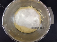 美味的奶油重芝士蛋糕做法图解6)