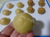 香气浓郁的果仁月饼做法图解4)