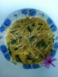 家常菜韭菜土豆丝