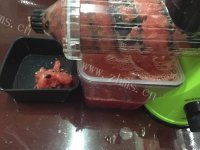 香气浓郁的西瓜汁做法图解5)