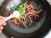 美味的麻辣茶树菇做法图解9)