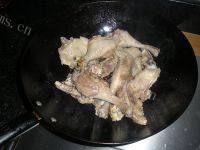 色味俱佳的红烧鸭腿做法图解8)