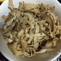 好吃的笋干炒肉做法图解1)