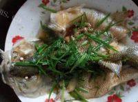 美味的清蒸鲈鱼