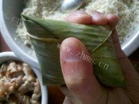 自己做的咸蛋肉粽做法图解16)