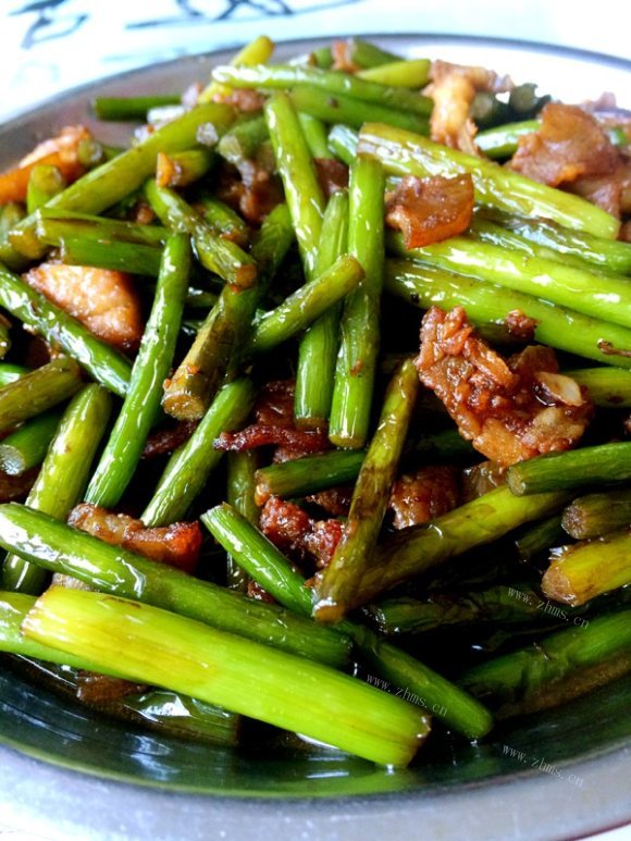 喷香的蒜苔炒肉