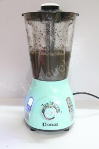 美味的核桃黑芝麻糊做法图解5)