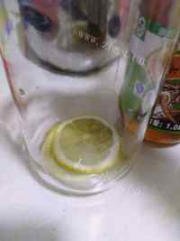 好吃的蜂蜜柠檬水做法图解7)