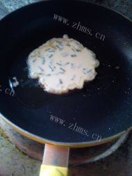 鸡蛋摊饼自制做法图解5)
