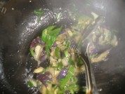 美味的辣椒炒茄子做法图解6)