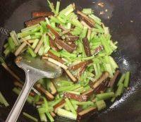 自制芹菜炒豆腐干