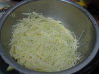 美味的醋溜土豆做法图解3)