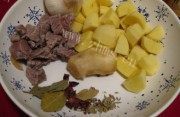 美味的啤酒煮牛肉土豆做法图解1)