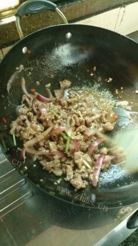 美味的牛肉饭做法图解6)