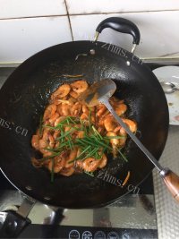 好吃的油焖大虾做法图解8)