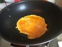 可口的榆钱三文鱼炒饭做法图解6)
