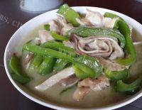 绿色食物青椒炒猪肚
