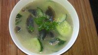 美味的皮蛋黄瓜汤