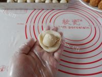 秘制蛋黄肉松酥做法图解11)