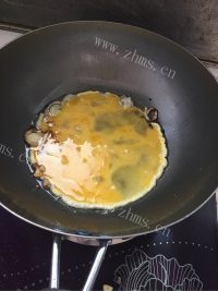 美味的青椒炒鸡蛋做法图解6)