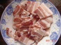 家常五花肉炖芸豆做法图解2)