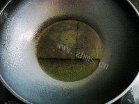 诱人的西葫芦炒肉丝做法图解4)