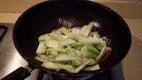 家常菜佛手瓜炒肉做法图解6)