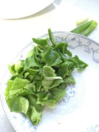 家常菜辣椒炒土豆片做法图解2)