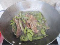食欲满满的脊骨炖豆角