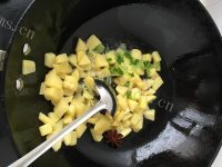 好吃的红烧土豆做法图解3)