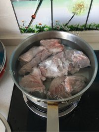 色味俱佳的酱牛肉做法图解1)