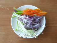 美味鸭肉卷做法图解7)