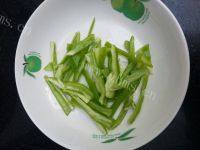 青椒胡萝卜丝做法图解2)