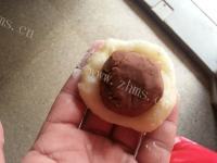 自制红豆沙冰皮月饼做法图解9)