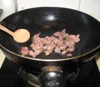 家常菜牛肉炒荷兰豆做法图解4)