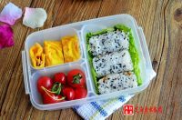 醇香芝麻肉松饭团做法图解6)