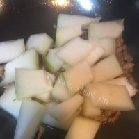 喷香的虾米炒冬瓜做法图解4)