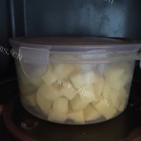 美味的土豆丸子做法图解2)
