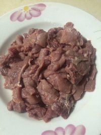 美味的酸菜牛肉做法图解1)