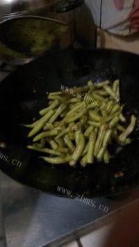 诱人的素炒豆角做法图解3)