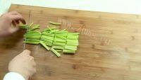 家常菜芹菜炒羊肉做法图解1)